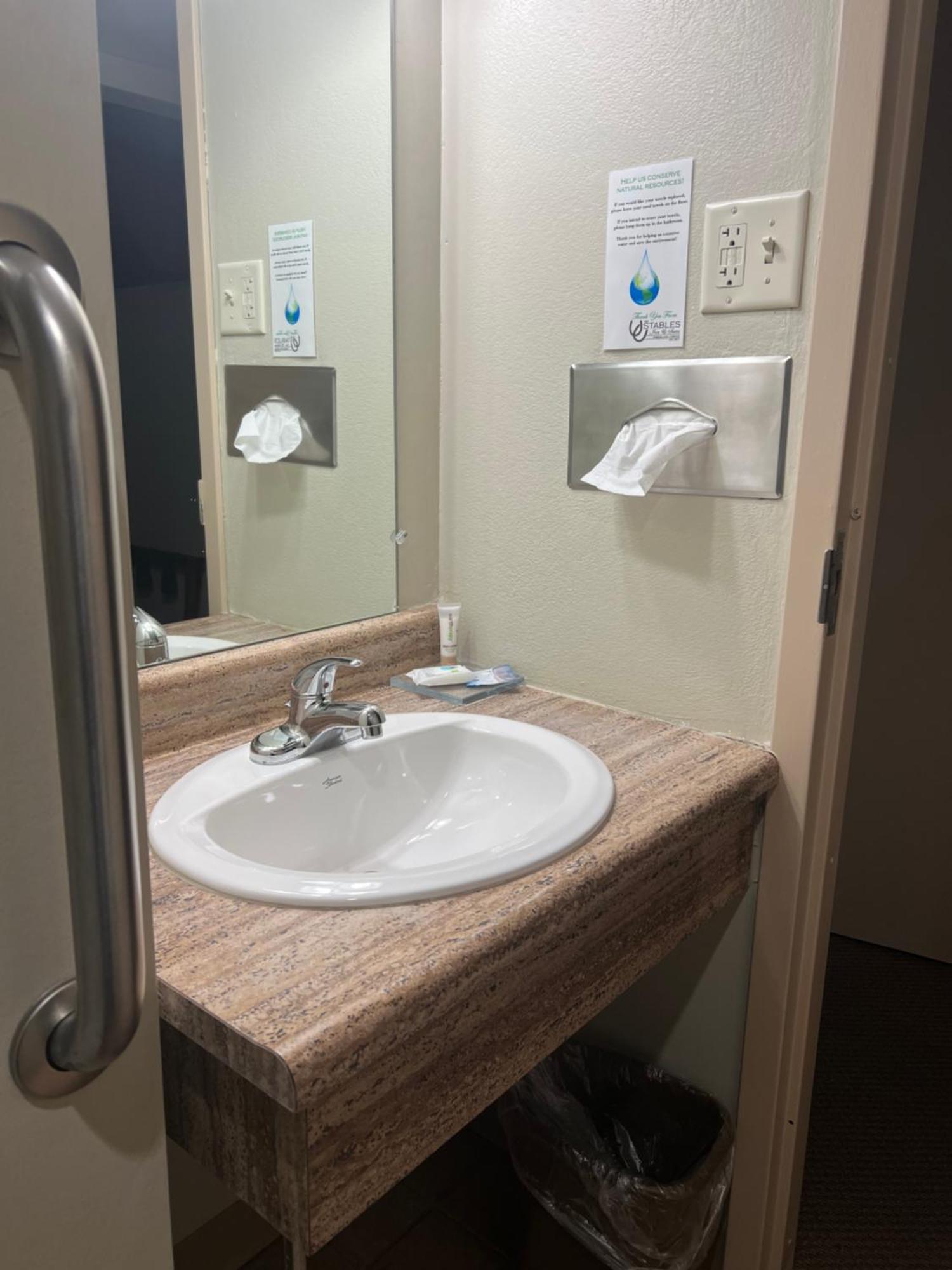 The Stables Inn & Suites Salem 外观 照片