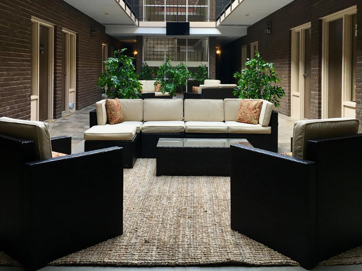 The Stables Inn & Suites Salem 外观 照片